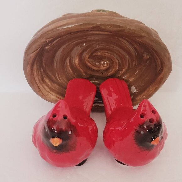 Red Cardinal Bird Salt Pepper Shakers Nest Tray - Picture 13 of 14
